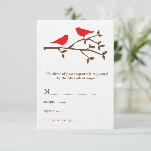 Zwei Red Birds Wedding RSVP Card Karte (Stehend Vorderseite)