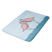 Zwei rosa Flamingos auf dem Wasser Badematte (Schrägansicht)