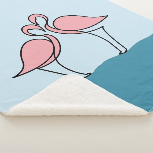 Zwei rosa Flamingos auf dem Wasser-Medium Sherpadecke (3/4)