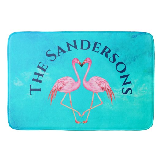 Zwei rosa Flamingos Badezimmer Monogramm Name Badematte (Vorderseite)