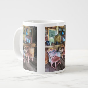 Zwei rosa Stühle im Allgemeinen im Handel Jumbo-Tasse