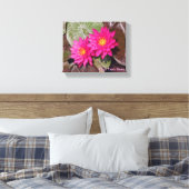 Zwei rosafarbene Lilien Leinwanddruck (Insitu (Schlafzimmer))