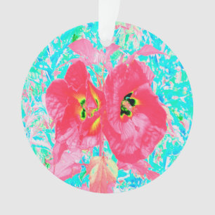 Zwei Rosy Red Coral Pum Crazy Hibiskus auf Aqua Ornament