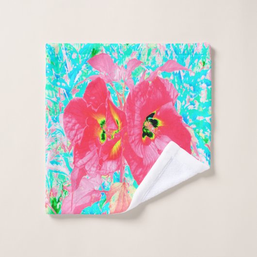 Zwei Rosy Red Coral Pum Crazy Hibiskus auf Aqua Waschlappen (Waschlappen)