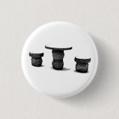 Zwei runde Steinbänke Schnee Foto Pin Button (Vorderseite)