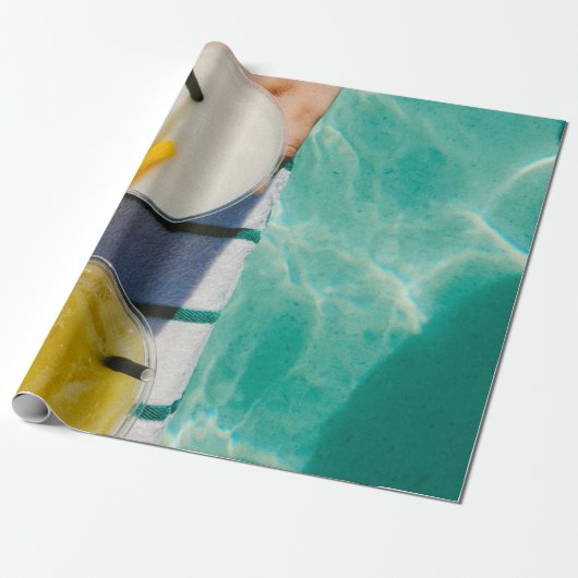 Zwei Saftbecher Geschenkpapier (Ungerollt)