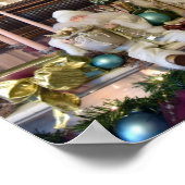 Zwei Santas auf einem Viktorianischen Kaminfeuer Poster (Ecke)