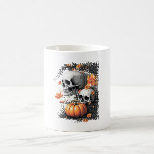Zwei Schädel und ein Kürbis unter den Blume. Kaffeetasse