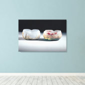 Zwei Schalen von Daum, Nancy, Frankreich Leinwanddruck (Insitu (Holzboden))