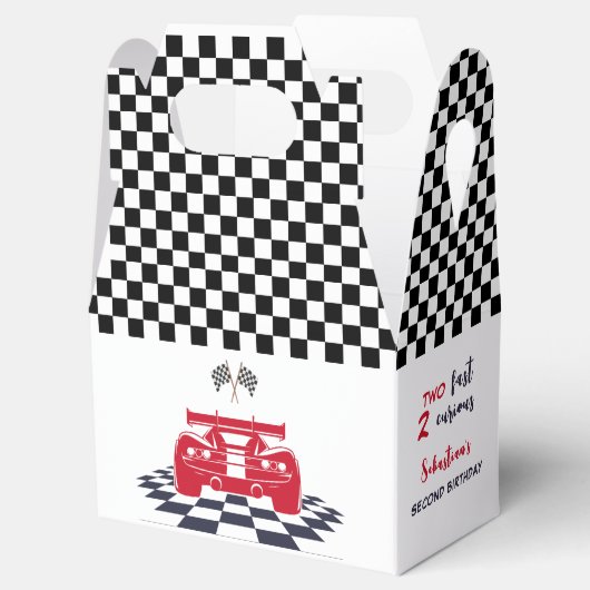 Zwei schnell zwei neugierige zweite Kindergeburtst Geschenkschachtel (Geöffnet)