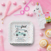 Zwei schnelle 2-merkwürdige blaue Sportwagen am zw Pappteller (Party)