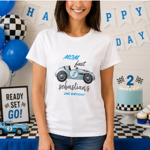 Zwei schnelle blaue Rennwagen-Einladung zum 2. Geb T-Shirt