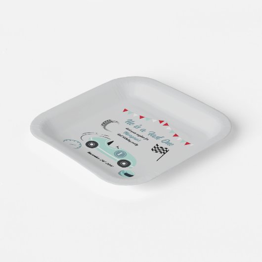 Zwei schnelle festliche blaue Rennwagen zum Geburt Pappteller (Gewinkelt)