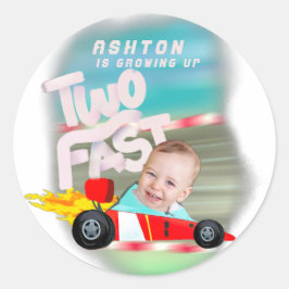 Zwei schnelle Geburtstagspartys Runder Aufkleber