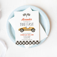 Zwei schnelle gelbe Rennwagen-Geburtstagseinladung