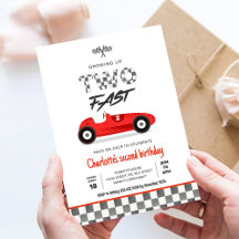 Zwei schnelle Mädchen rotes Rennwagen Vintage Gebu