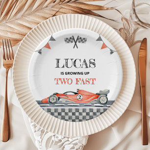 Zwei schnelle Papierplatte wachsen Pappteller