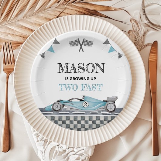 Zwei schnelle Papierplatte wachsen Pappteller