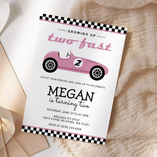 Zwei schnelle Rennwagen auf dem Geburtstag pink Einladung