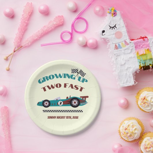 Zwei schnelle Retro-Rennwagen am zweiten Geburtsta Pappteller (Party)