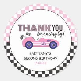 Zwei schnelle, rosa Rennwagen am zweiten Geburtsta Runder Aufkleber