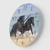 Zwei schöne Shire-Pferde am Strand Große Wanduhr (Winkel)