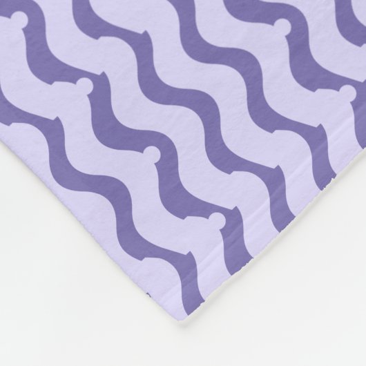 Zwei Schwäne und gewelltes Muster Fleecedecke (Ecke)