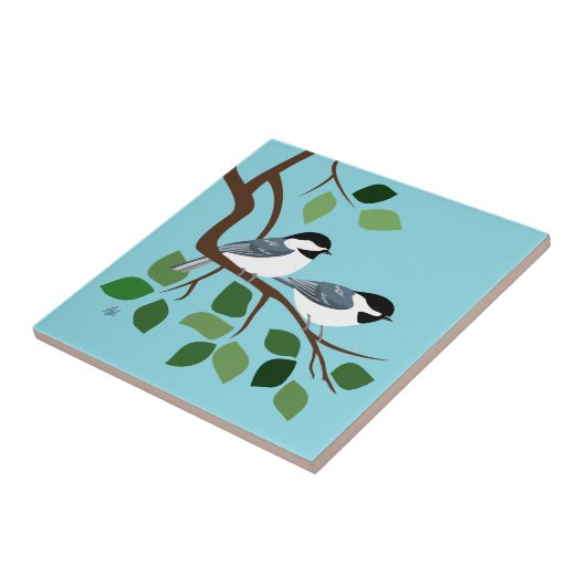 Zwei schwarz gekappte Chickaden in Bäumen Fliese (Seite)