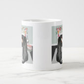 Zwei schwarze Labrador Hunde Weihnachten Feuerplat Jumbo-Tasse (Vorderseite)