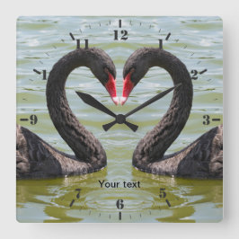 Zwei schwarze Schwäne in Herzform personalisieren Quadratische Wanduhr