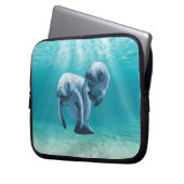 Zwei schwimmende Manatis Laptopschutzhülle (Vorderseite Links)