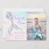 Zwei Sea Mermaid 2. Geburtstag Party Foto Einladung (Vorderseite)