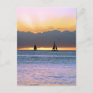Zwei Segelboote in einem Waikiki-Sonnenuntergang Postkarte