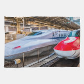 Zwei Shinkansen am Bahnhof Tokio Geschirrtuch (Horizontal)