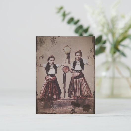 Zwei Sinti und Roma Girls mit Tamborines Postkarte (Stehend Vorderseite)