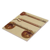 Zwei Sitars und ein rudra vina, Inder, 'vom Fliese (Seite)