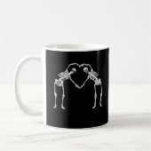 Zwei Skeleton Hearts Hands Classic Kaffeetasse (Links)