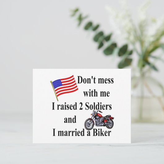 Zwei Soldaten Verheiratet einen Biker angestiegen Postkarte (Stehend Vorderseite)