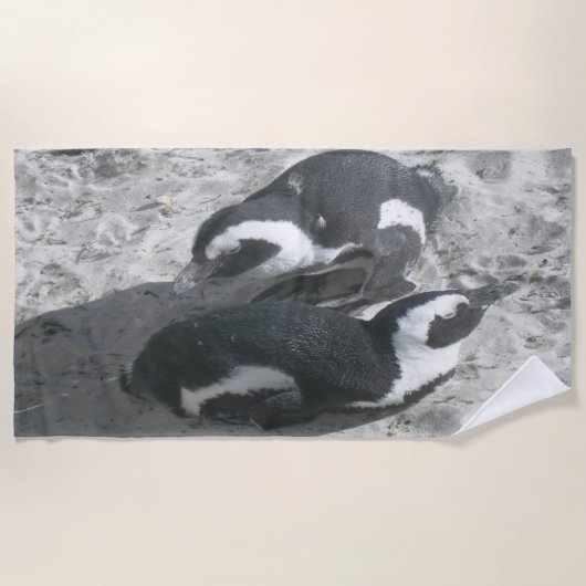 Zwei Sonnenbäder Penguins Beach Handtuch (Vorderseite)
