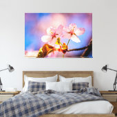 Zwei sonnenbeleuchtete Sakura-Blüten Leinwanddruck (Insitu (Schlafzimmer))