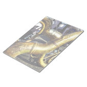 Zwei Sousaphone und Trommeln Notizblock (angewinkelt)