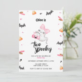 Zwei Spooky Girl 2. Boo-Day Halloween Einladung (Stehend Vorderseite)