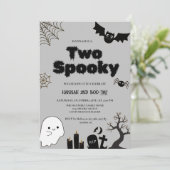 Zwei Spooky Halloween Zweite Geburtstagsparty Einladung (Stehend Vorderseite)