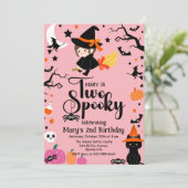 Zwei Spooky Pink Witchy Halloween Party Einladung (Stehend Vorderseite)