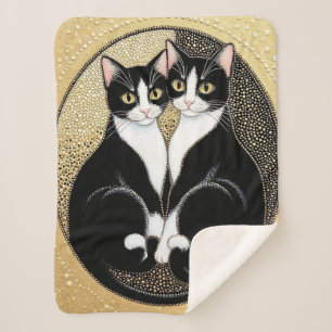 Zwei stilisierte Katzen in symmetrischem Design Sherpadecke