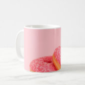 ZWEI STRAWBERRY DOUGHNUTS MIT SPRINKLES KAFFEETASSE (Vorderseite Links)
