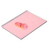 ZWEI STRAWBERRY DOUGHNUTS MIT SPRINKLES NOTIZBLOCK (Linke Seite)