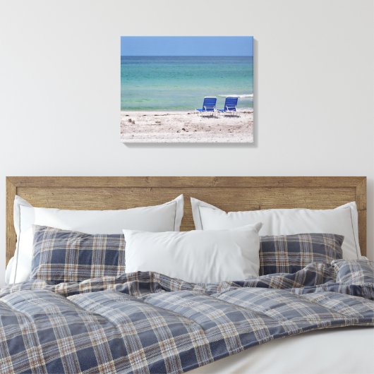 Zwei Stühle am Strand Leinwanddruck (Insitu (Schlafzimmer))