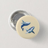 Zwei süße Buckelwale springen und schwimmen Button (Vorne & Hinten)
