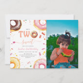 Zwei süße Donuts 2. Geburtstag Party Einladung (Vorderseite)